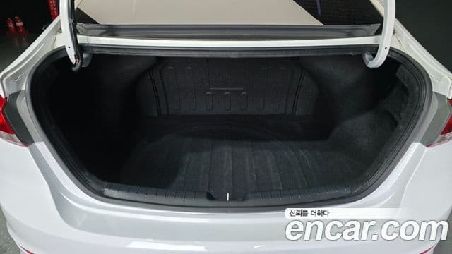 Hyundai Avante AD 1.6 GDI Smart, 2016 20