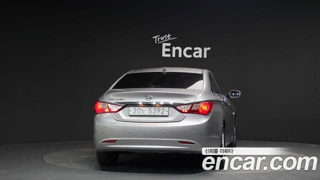 Hyundai YF Sonata Luxury, 2011 4