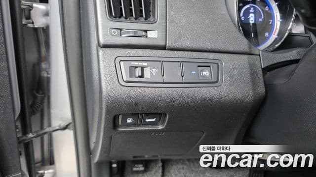 Hyundai YF Sonata Luxury, 2011 13