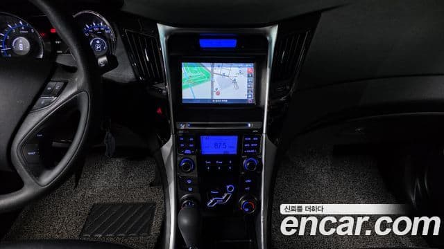 Hyundai YF Sonata Luxury, 2011 15