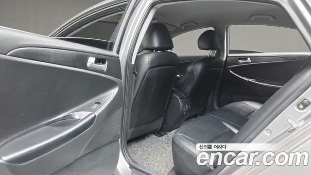 Hyundai YF Sonata Luxury, 2011 18