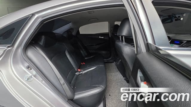 Hyundai YF Sonata Luxury, 2011 19