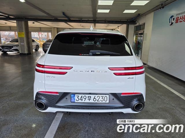 Genesis GV70, 2021 4