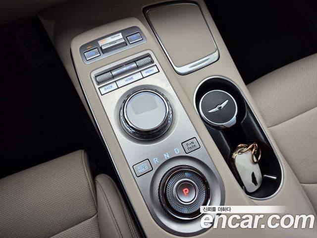 Genesis GV70, 2021 9