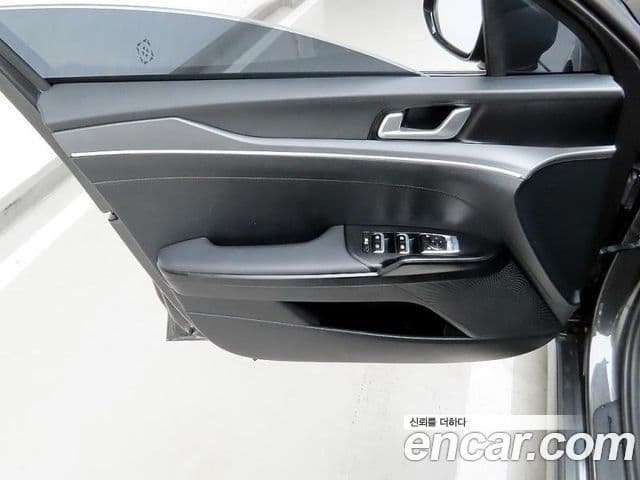 Kia K5 3세대 Trendy, 2023 11