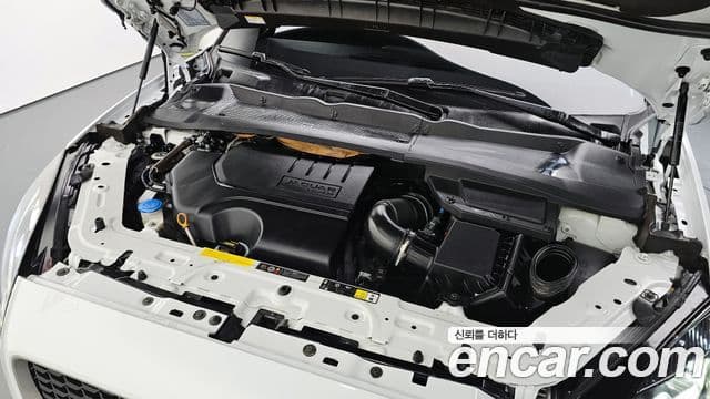 Jaguar E-PACE P250 R-Dynamic SE, 2018 6