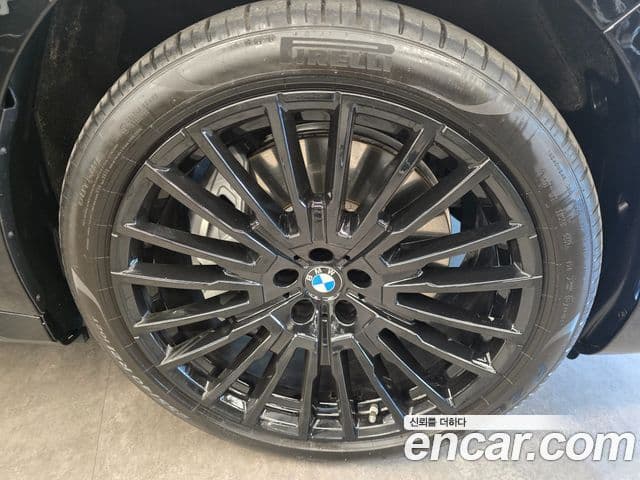 BMW 7시리즈 (G70) 750e xDrive Design Pure Excellence, 2025 все фото