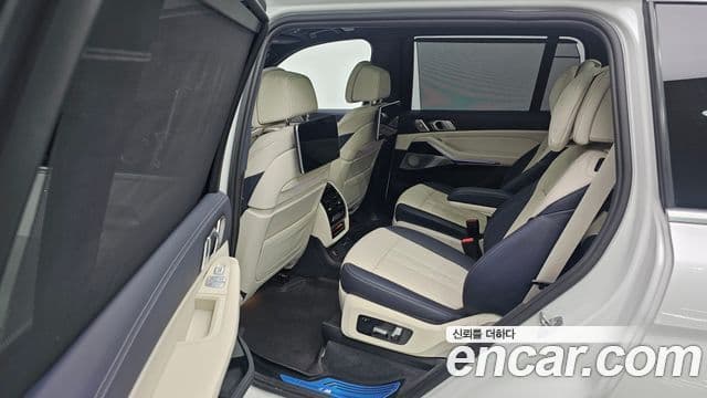 BMW X7 (G07) M50i 6인승, 2021 12