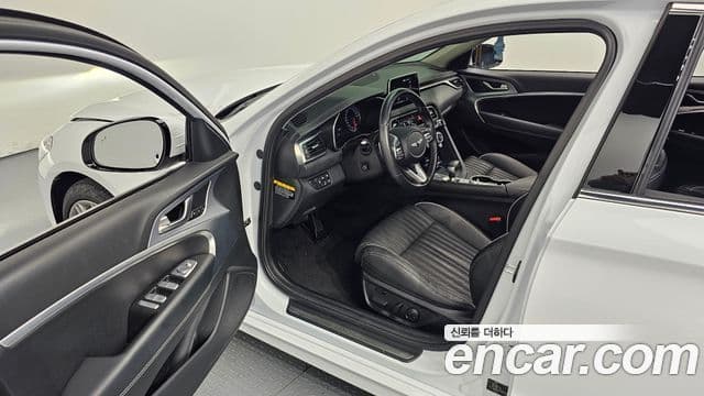 Genesis G70 Elite, 2019 11