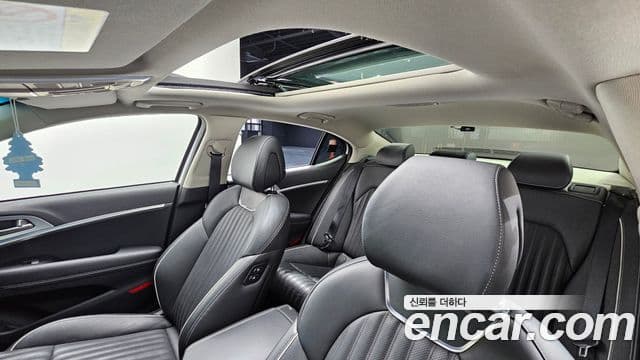 Genesis G70 Elite, 2019 18