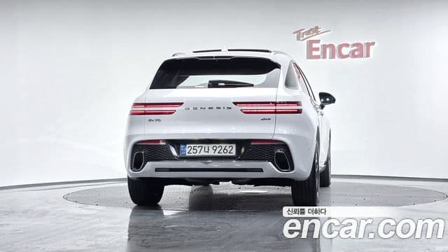 Genesis GV70, 2021 4