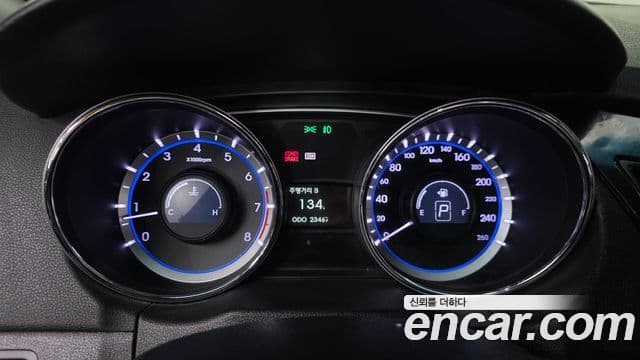 Hyundai YF Sonata LPI Premier(для людей с инвалидностью), 2011 8