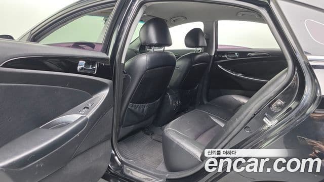 Hyundai YF Sonata LPI Premier(для людей с инвалидностью), 2011 18