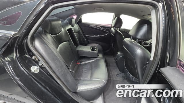 Hyundai YF Sonata LPI Premier(для людей с инвалидностью), 2011 19