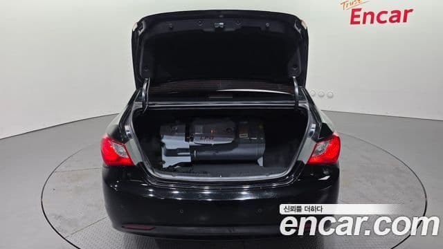 Hyundai YF Sonata LPI Premier(для людей с инвалидностью), 2011 20