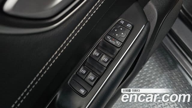 Renault Korea(Samsung) The / новый New SM6 2.0 LPe Feel (название комплектации), 2024 12