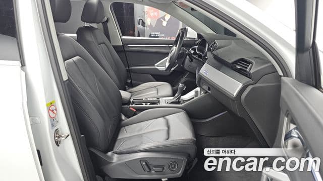 Audi Q3 (F3), 2020 11