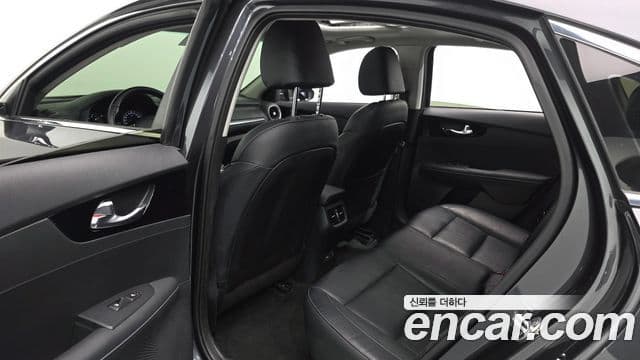 Kia The / новый New K3 2세대 Signature, 2022 11