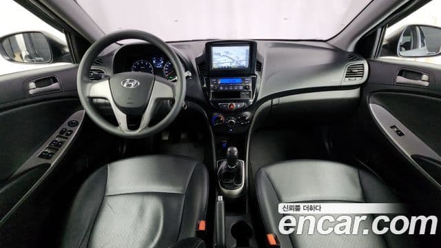 Hyundai Accent(новый кузов / новое поколение) 1.4 VVT Smart, 2015 7