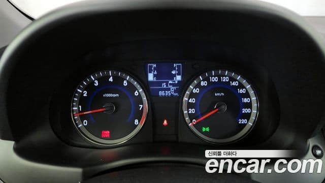 Hyundai Accent(новый кузов / новое поколение) 1.4 VVT Smart, 2015 8