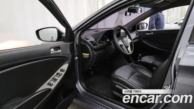 Hyundai Accent(новый кузов / новое поколение) 1.4 VVT Smart, 2015 10
