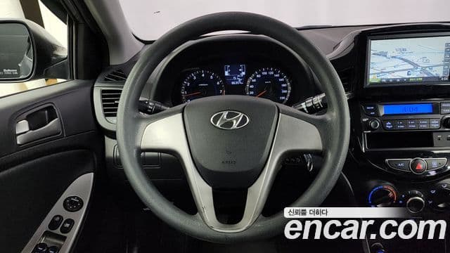 Hyundai Accent(новый кузов / новое поколение) 1.4 VVT Smart, 2015 13