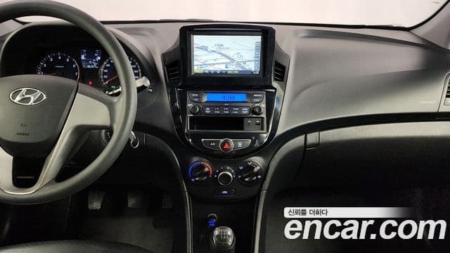 Hyundai Accent(новый кузов / новое поколение) 1.4 VVT Smart, 2015 14