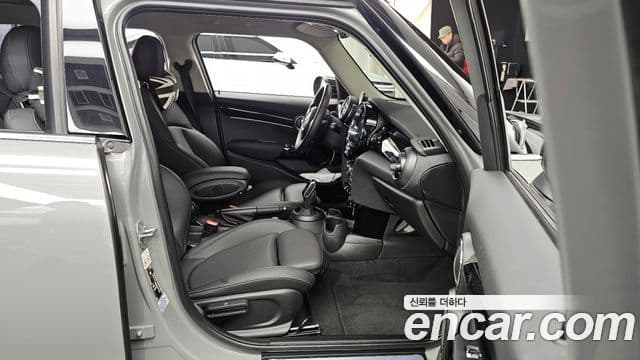 Mini Cooper 3세대, 2023 11