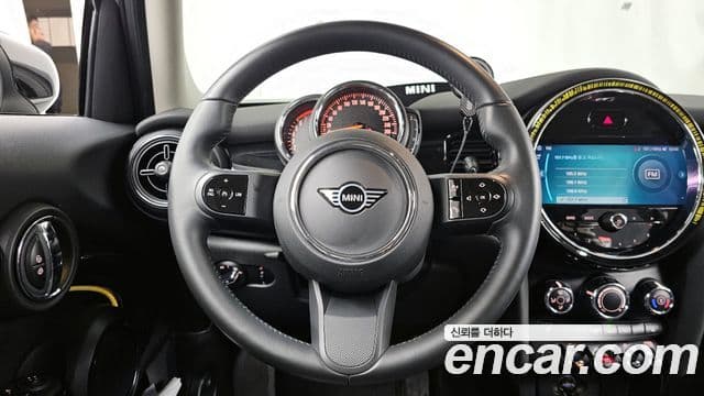 Mini Cooper 3세대, 2023 13