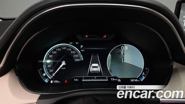 Genesis GV70, 2022 8