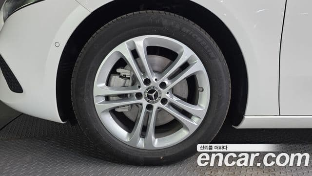 Mercedes-Benz A-класс W177 A220 хэтчбек, 2026 все фото