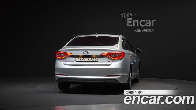 Hyundai LF Sonata Style, 2016 4