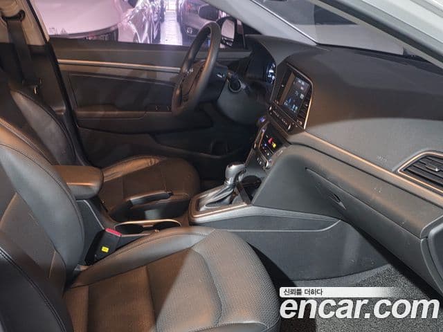 Hyundai Avante AD 1.6 GDI Value Plus, 2018 13