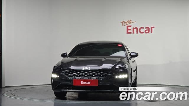 Kia K8 гибрид Signature, 2022 3