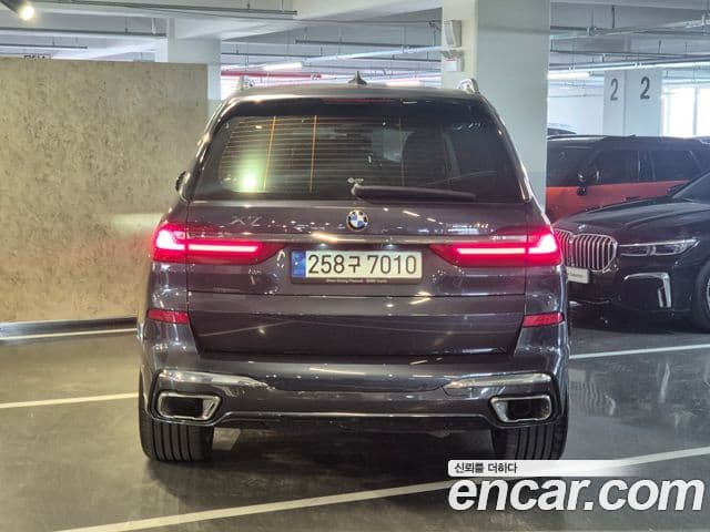 BMW X7 (G07) xDrive 40i M Sport 6인승, 2021 4