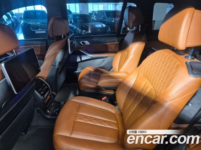 BMW X7 (G07) xDrive 40i M Sport 6인승, 2021 11