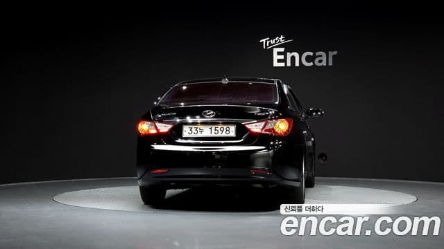 Hyundai YF Sonata Premier, 2011 4