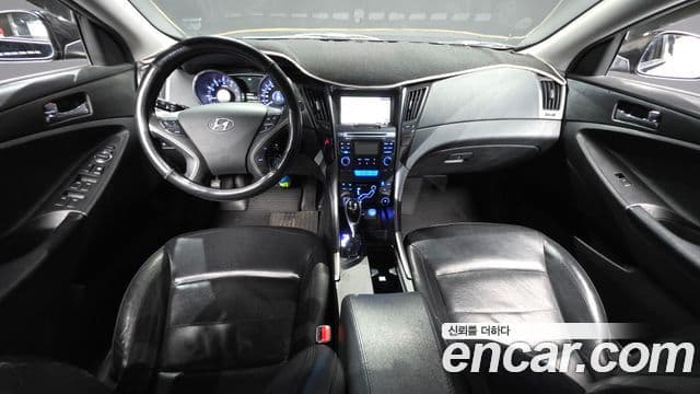 Hyundai YF Sonata Premier, 2011 7