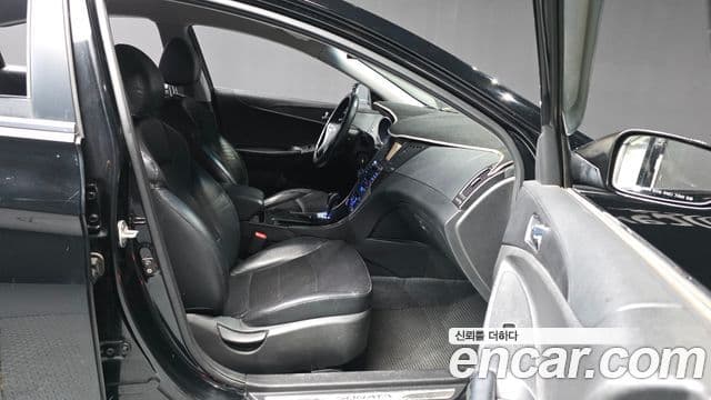 Hyundai YF Sonata Premier, 2011 11