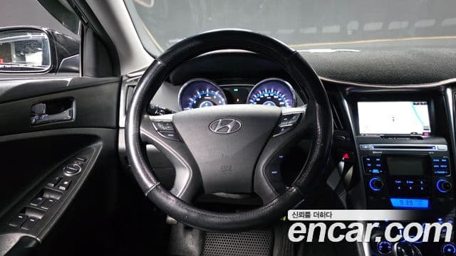 Hyundai YF Sonata Premier, 2011 13