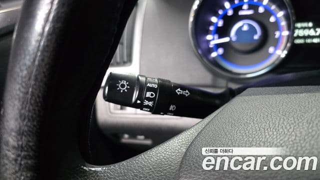 Hyundai YF Sonata Premier, 2011 18