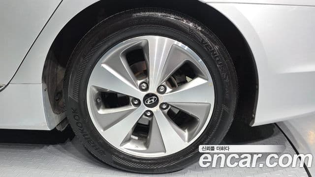 Hyundai Sonata гибрид Royal, 2012 все фото