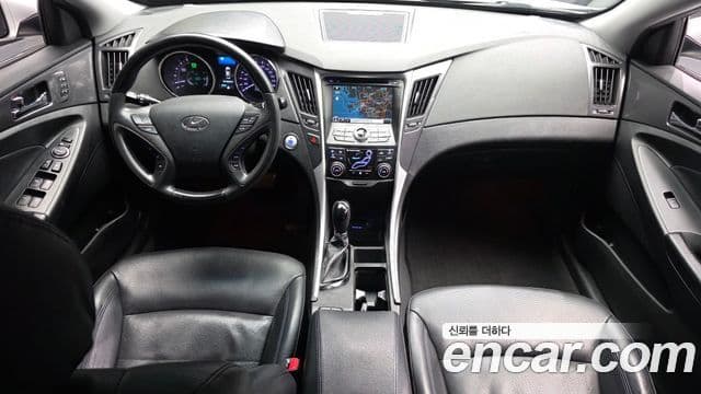 Hyundai Sonata гибрид Royal, 2012 7