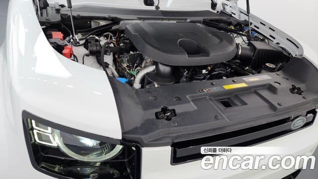 Land Rover Defender (L663) 110 D300 X-Dynamic HSE, 2025 6