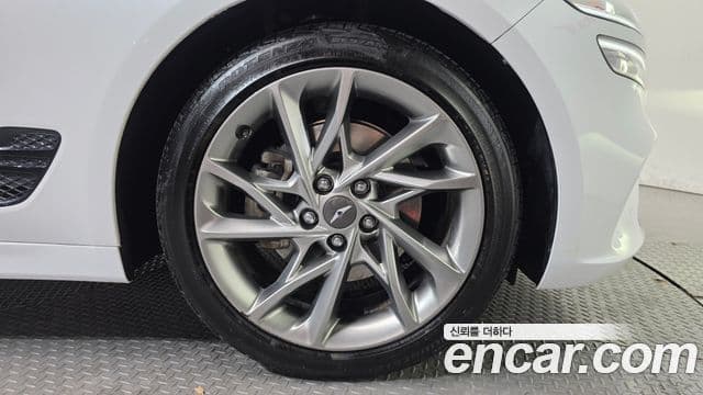 Genesis The / новый New G70, 2023 все фото