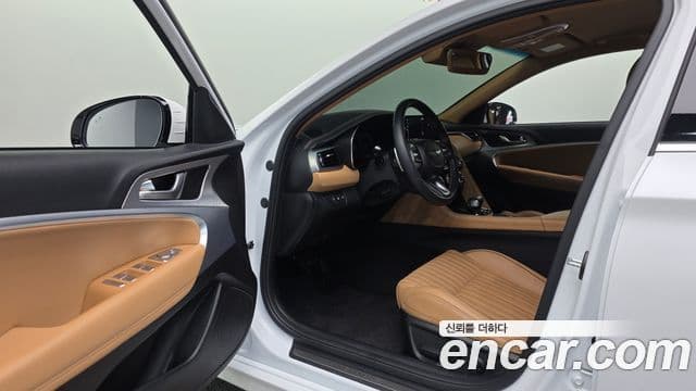 Genesis The / новый New G70, 2023 12