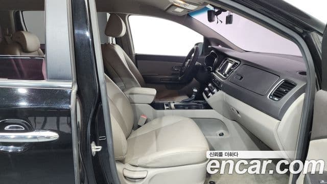 Kia All New Carnival Luxury, 2018 11