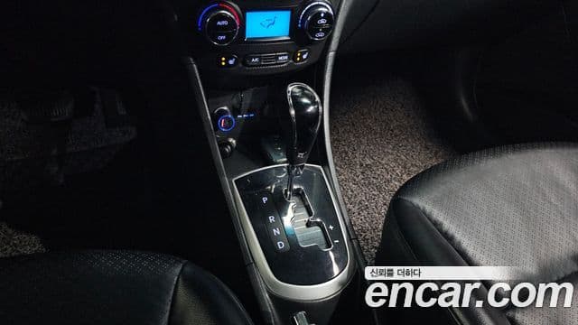 Hyundai Accent(новый кузов / новое поколение) 1.6 GDI top, 2012 9