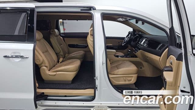 Kia The / новый New Carnival Special, 2019 11