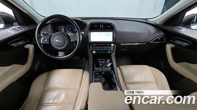 Jaguar F-PACE Prestige, 2017 7